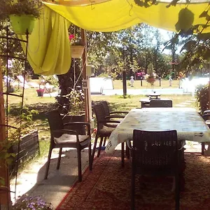 La Longere Des Gillettes Bed & Breakfast